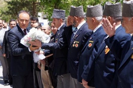 Göreve başlayan Vali Altıparmak: Ortak akılla hizmet edeceğiz