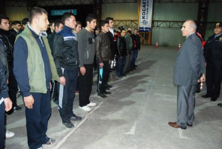 Göreve başlayan yeni yunus timlerinin gösterisi