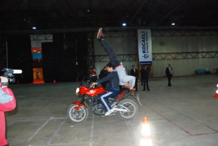 Göreve başlayan yeni yunus timlerinin gösterisi