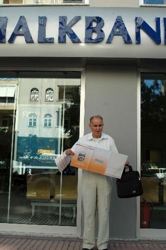 'görme Engelli Diye Banka Şubesi Hesap Açmadı' İddiası