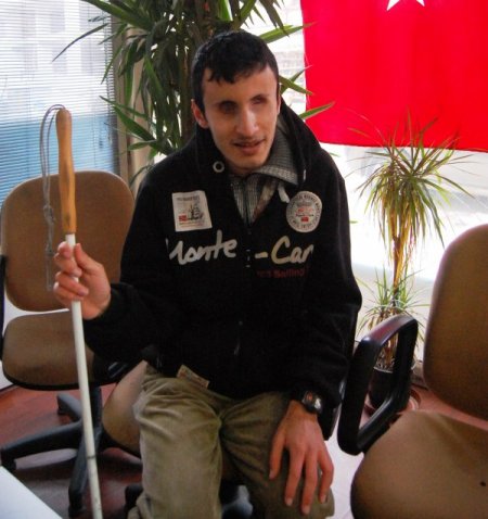 Görme engelli Sefa’nın hayali müzisyen olmak