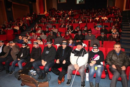 Görme engelliler film izledi