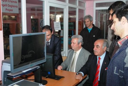 Görme Engellilere Sesli Kitap Ve İnternet İmkanı Sağlanıyor