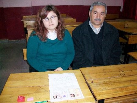 Görme Özürlü Genç Kız, Okuma Azmiyle Örnek Oluyor