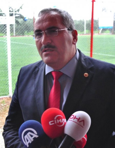 Görmeyen gözleriyle halı sahadan galip ayrıldılar