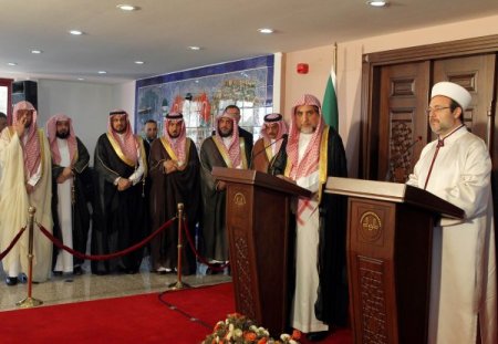 Görmez, Almanya Meclisi'ne dine siyasetin karışmaması gerektiğini anlatacak