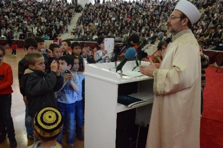 Görmez, çocukları uzaklaştıran korumayı uyardı: Arkadaşlarıma dokunma