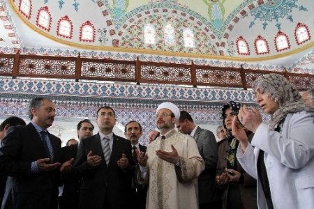 Görmez, Diyarbakır'da Hacı Mustafa Uzan Camii’ni hizmete açtı