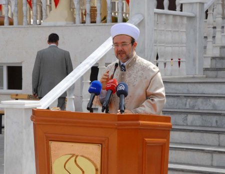 Görmez: Cami, okul ve hastane birbirinin alternatifi değildir