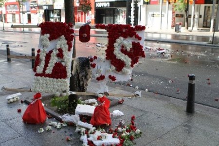 Göstericiler hastane sokağını kapattı