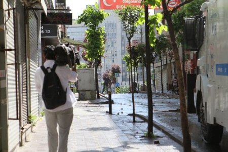 Göstericiler hastane sokağını kapattı