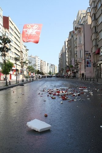 Göstericiler hastane sokağını kapattı