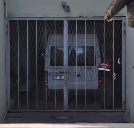Gözaltına alınan Mahmutlar Belediye Başkanı ile 35 kişi adliye sevk edildi