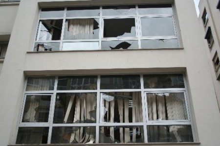 Göztepe maçından sonra taraftarlar kulüp binasını talan etti