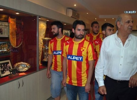 Göztepe’de 5 imza birden