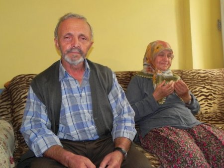 Gözü yaşlı çift, kayıp oğullarının bulunması için yardım istedi
