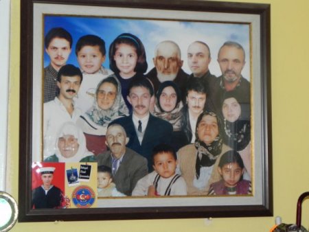 Gözü yaşlı çift, kayıp oğullarının bulunması için yardım istedi