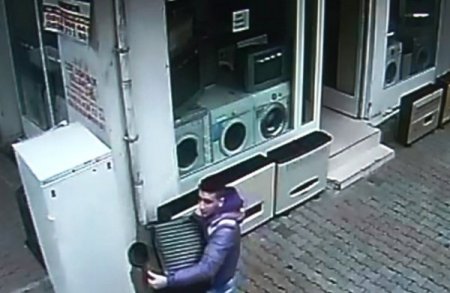 Gözünü karartan hırsız, kömür sobasını çaldı