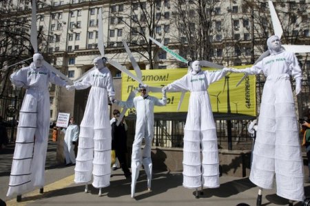 Greenpeace'den Moskova'da Nükleer Karşıtı Eylem