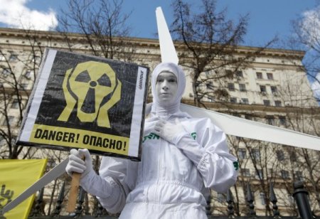Greenpeace'den Moskova'da Nükleer Karşıtı Eylem