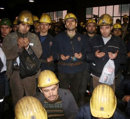 Grizu Patlamasında Ölen 263 Madenci Kur'an Ve Dua İle Anıldı