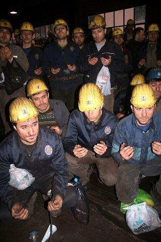 Grizu Patlamasında Ölen 263 Madenci Kur'an Ve Dua İle Anıldı