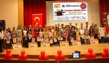 Groseri Başarılı Öğrencileri Ödüllendirdi