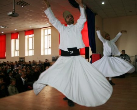 Grup Dergah Midyatlı Vatandaşları Mest Etti