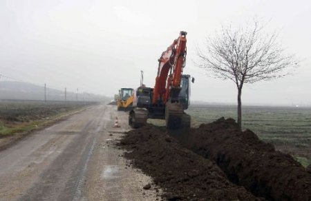 Gsm Operatörleri Yeni Yapılan Köy Yollarını Kullanılmaz Hale Getirdi