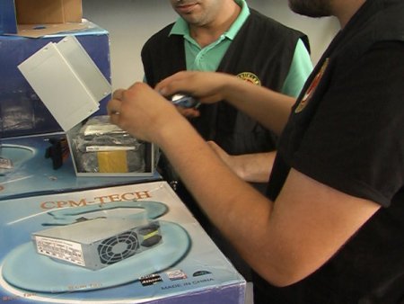 Güç Kaynaklarından 16 Bin 800 Kaçak Cep Telefonu Çıktı