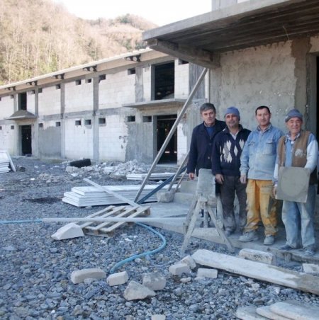 Güçlerini Birleştirip Tavuk Çiftliği Kurdular