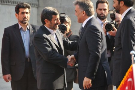 Gül, İran Cumhurbaşkanı Ahmedinejad İle Görüştü