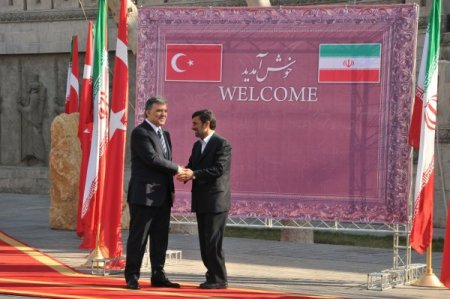 Gül, İran Cumhurbaşkanı Ahmedinejad İle Görüştü