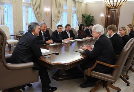 Gül, Letonya Parlamentosu Dışişleri Komisyonu Başkanı Kalnins'i kabul etti