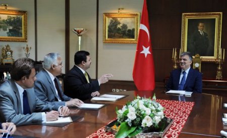 Gül, Pakistanlı Bakanı Kabul Etti