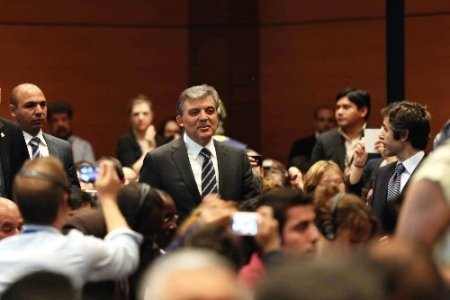 Gül: Irkçılık, demokrasinin düşmanıdır