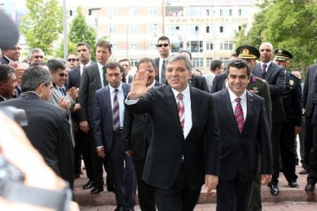 Gül: Rusya ve Çin çözüm sürecinin içinde yer almalı