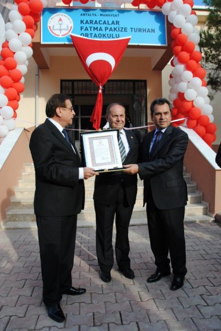 Gülay: Hayırseverler sayesinde 6 yıl içinde Antalya'ya 379 okul kazandırdık