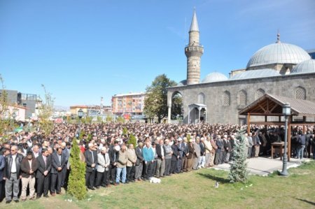 Gülen ailesi taziyeleri kabul etti