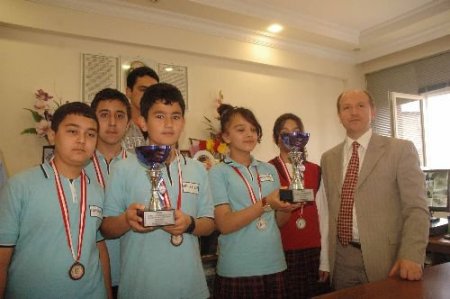 Gülen Koleji Masa Tenisinde Madalyaları Topladı