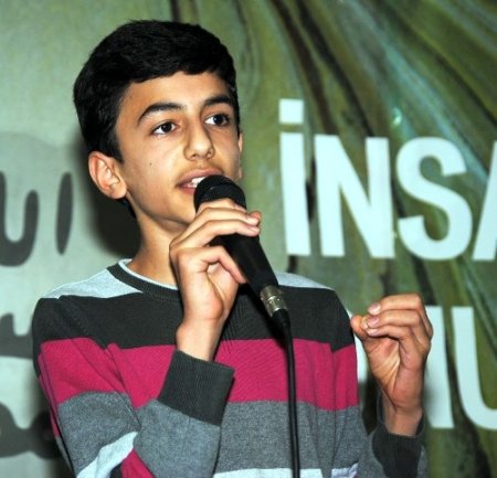 Gülleri Efendisi için yazdıkları şiir ve kompozisyonları okudular