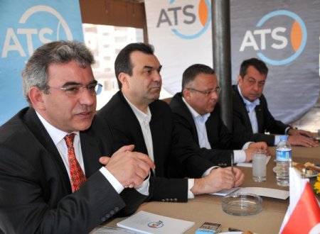 Güllük Caddesi Esnafı, Avm'lere Karşı Caddeyi Şenlendirerek Ayakta Duracak