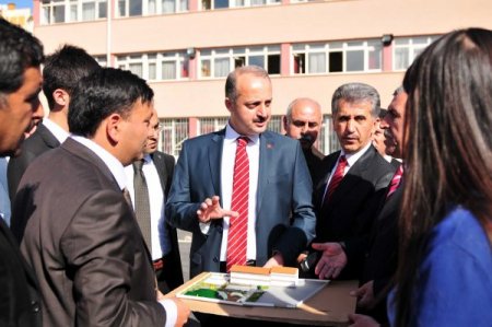 Gülveren Lisesi'nden Başkan Akgül'e teşekkür plaketi