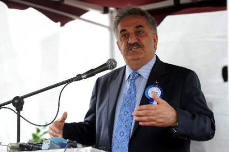 Gümrük Bakanı Yazıcı: Güvenlik zafiyeti sınır kapısıyla alakalı değil