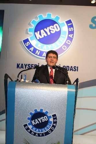 Gümrük Ve Ticaret Bakanı Hayati Yazıcı