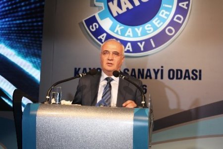 Gümrük Ve Ticaret Bakanı Hayati Yazıcı