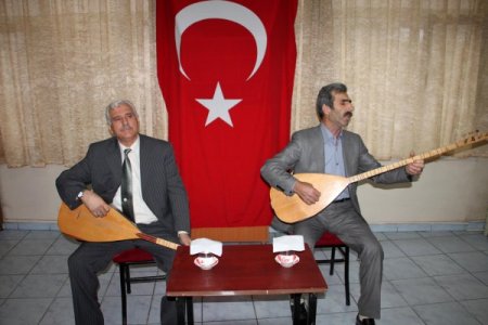 Gümüşhaneliler ozanların türkü dinletisinde bir araya geldi