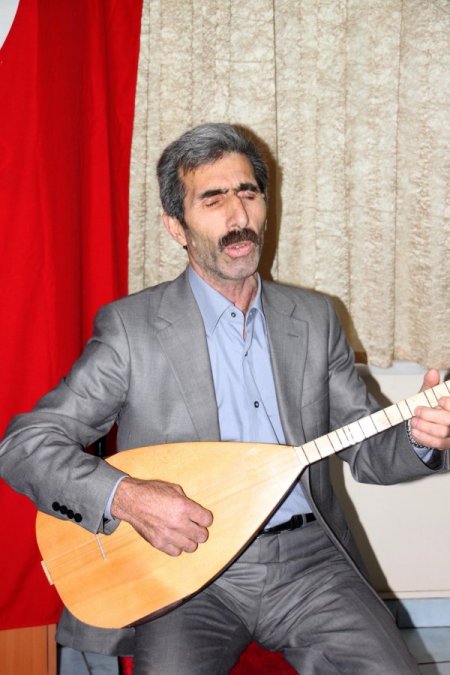 Gümüşhaneliler ozanların türkü dinletisinde bir araya geldi