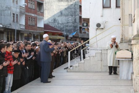 Günay Kaptan son yolculuğuna uğurlandı