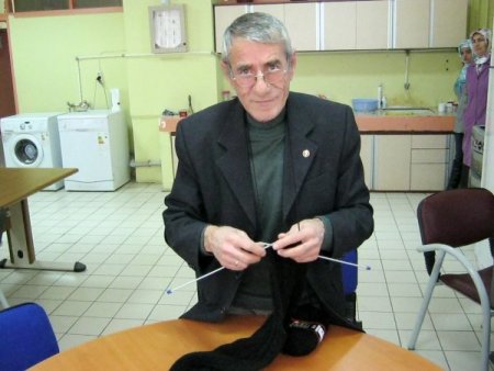 Günde 3 Paket İçtiği Sigarayı Bırakmak İçin Örgüye Başladı